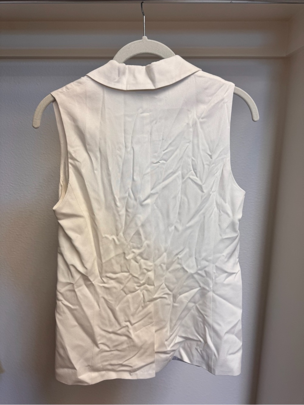 Sleeveless Vest - White